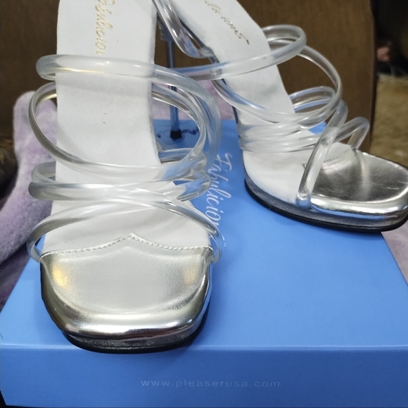 Fabulicious Chic  07/c/m High Heel Shoes sz 8 - Picture 3 of 11